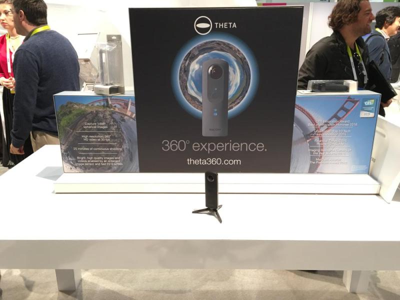 theta 360 display